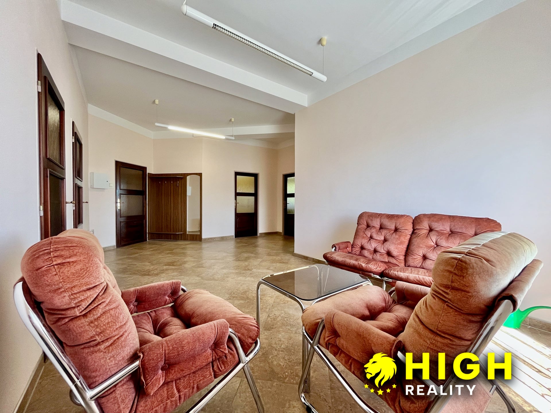 Komerční areál s vlastním zázemím a pozemkem 2 888 m² – Zruč u Plzně – foto 10