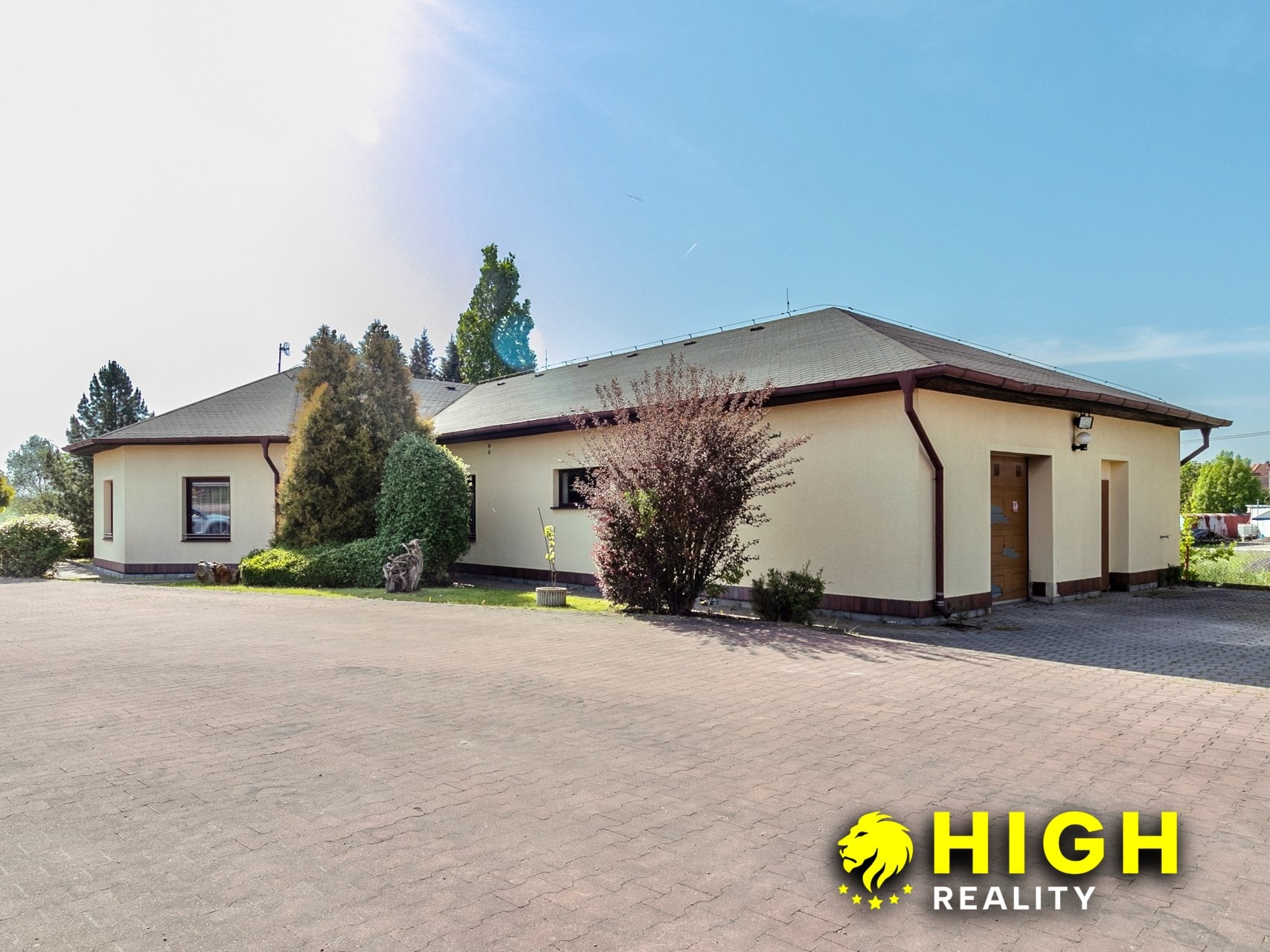 Komerční areál s vlastním zázemím a pozemkem 2 888 m² – Zruč u Plzně – foto 2