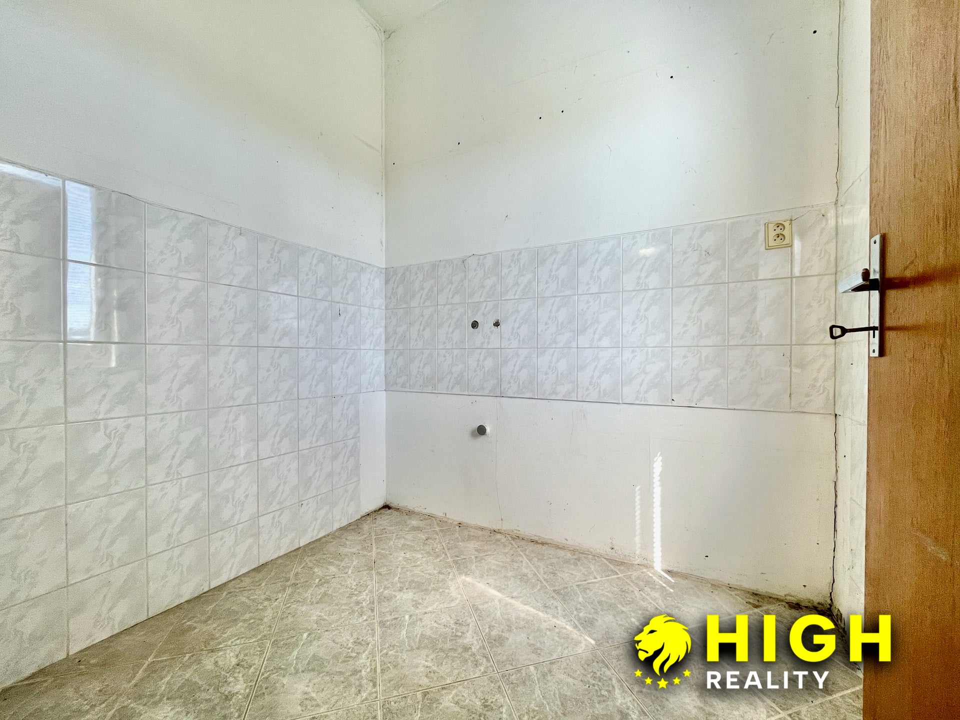 Komerční areál s vlastním zázemím a pozemkem 2 888 m² – Zruč u Plzně – foto 28