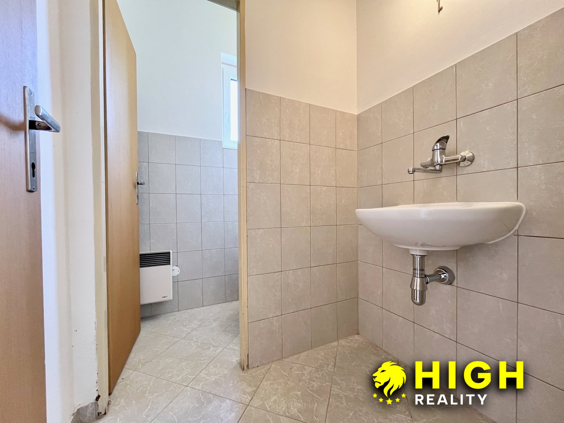 Komerční areál s vlastním zázemím a pozemkem 2 888 m² – Zruč u Plzně – foto 26