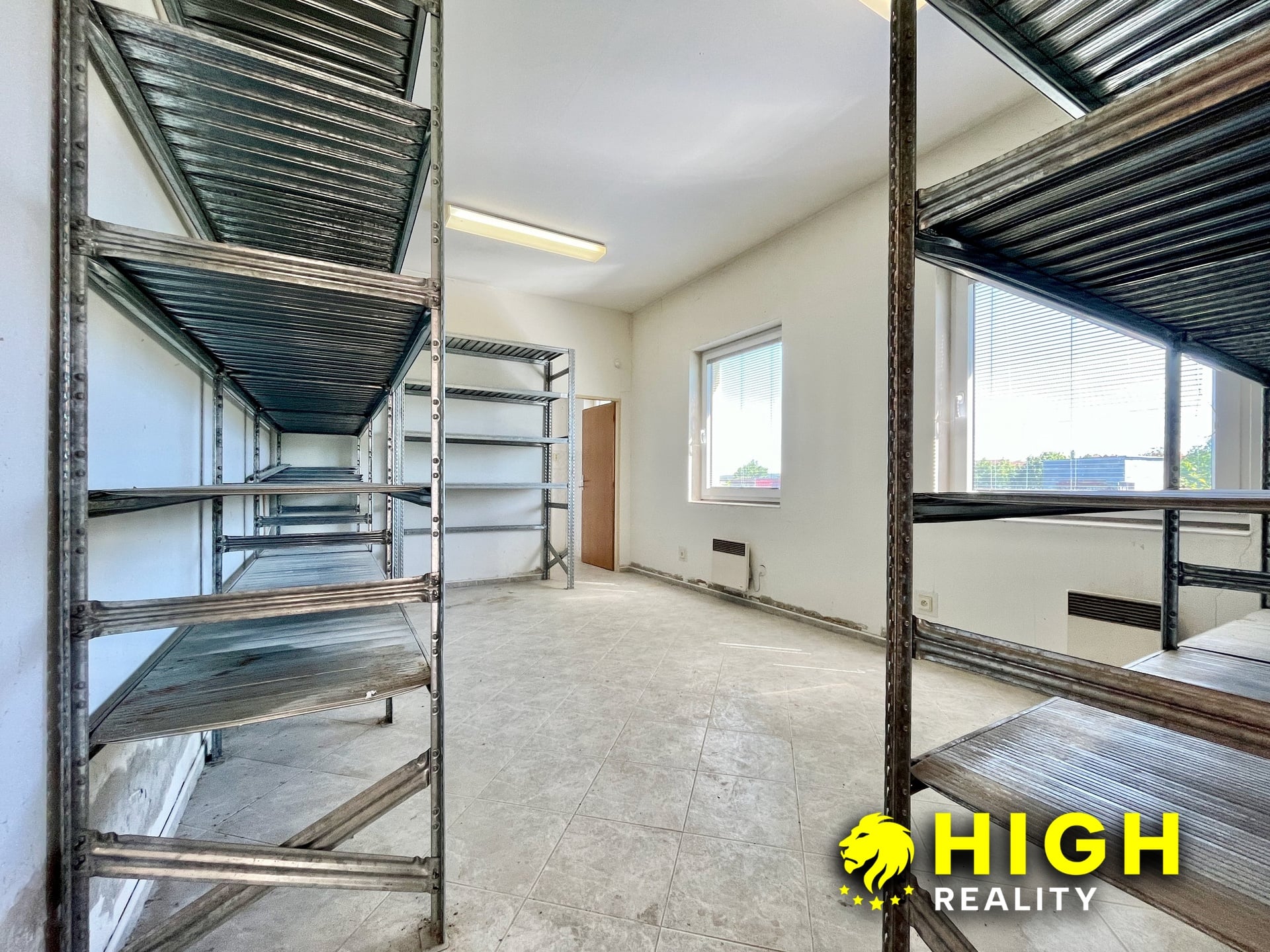 Komerční areál s vlastním zázemím a pozemkem 2 888 m² – Zruč u Plzně – foto 27